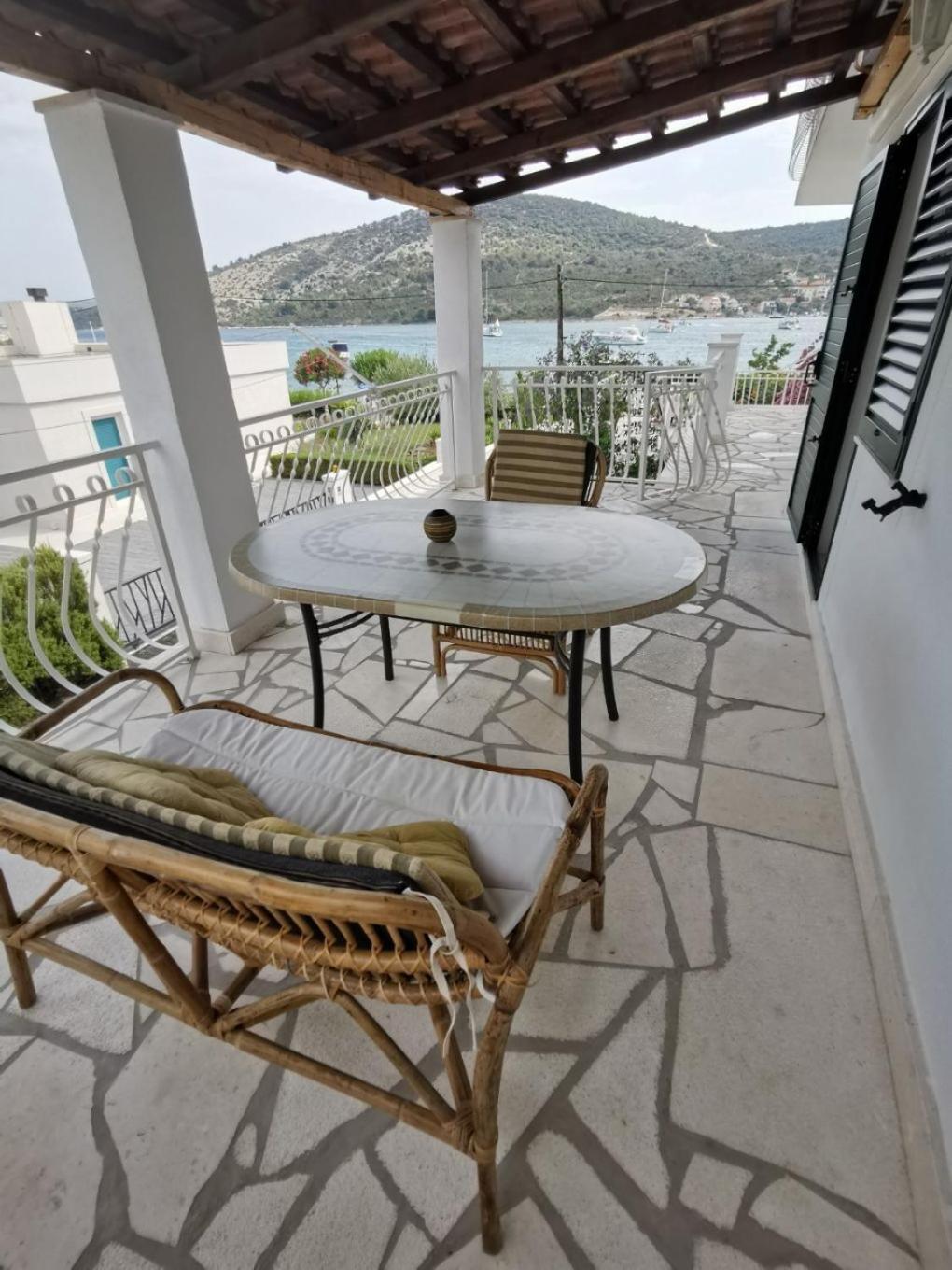 Apartments Srdan Vinišće Zewnętrze zdjęcie
